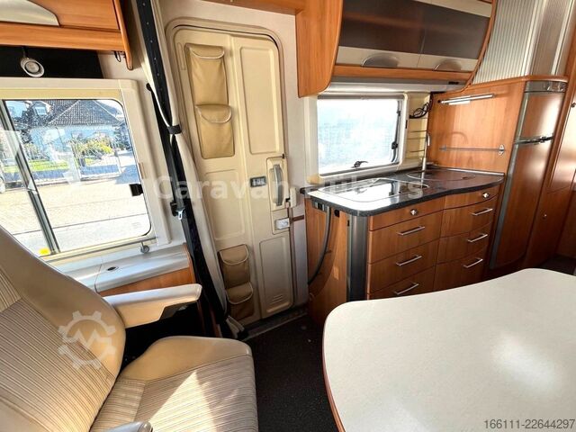 Integriertes Wohnmobil HYMER/ERIBA B 614 - Festbett- Klima -  - Solar -