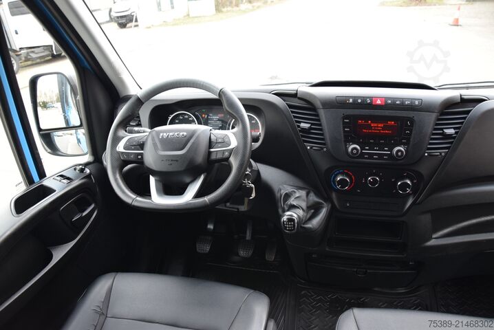 Pick-up van Iveco Daily  35S18 DOKA 7-Sitzer Pritsche Maxi AHK 3,5T