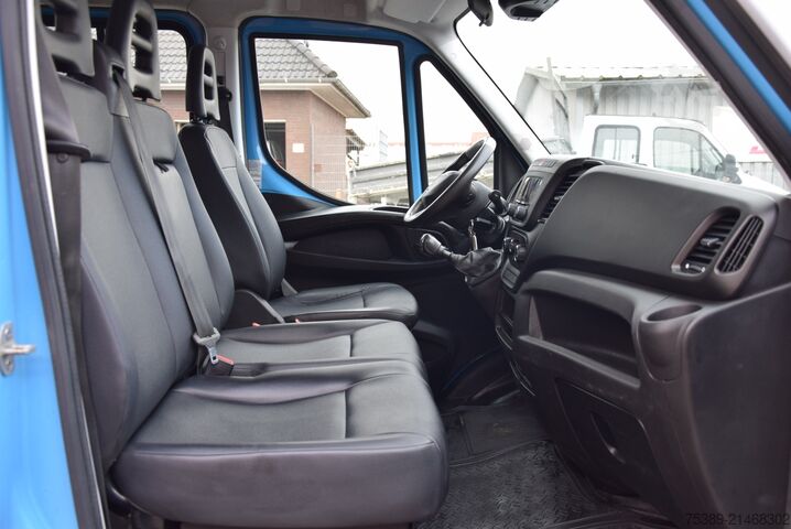 Pick-up van Iveco Daily  35S18 DOKA 7-Sitzer Pritsche Maxi AHK 3,5T