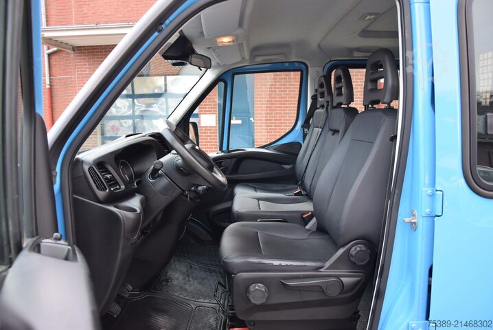 Pick-up van Iveco Daily  35S18 DOKA 7-Sitzer Pritsche Maxi AHK 3,5T
