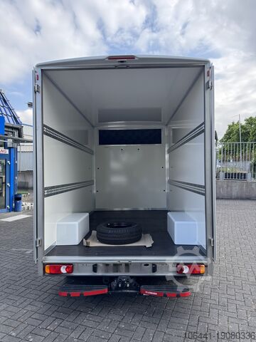 Transporter with suitcase Renault Master RED Koffer Portaltüren