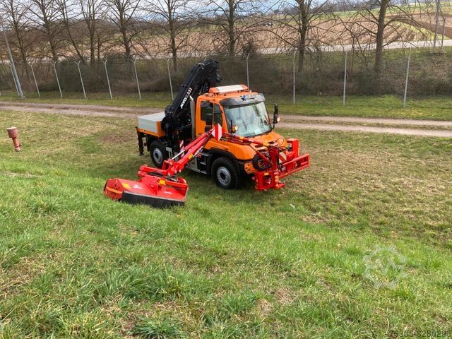 Spezial-LKW MERCEDES-BENZ Unimog U 423