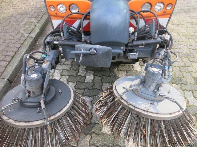 Kehrmaschine HAKO Citymaster 2000