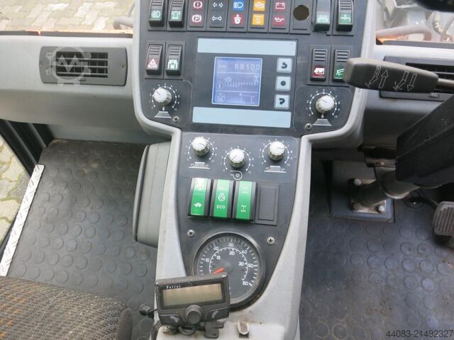 Kehrmaschine HAKO Citymaster 2000