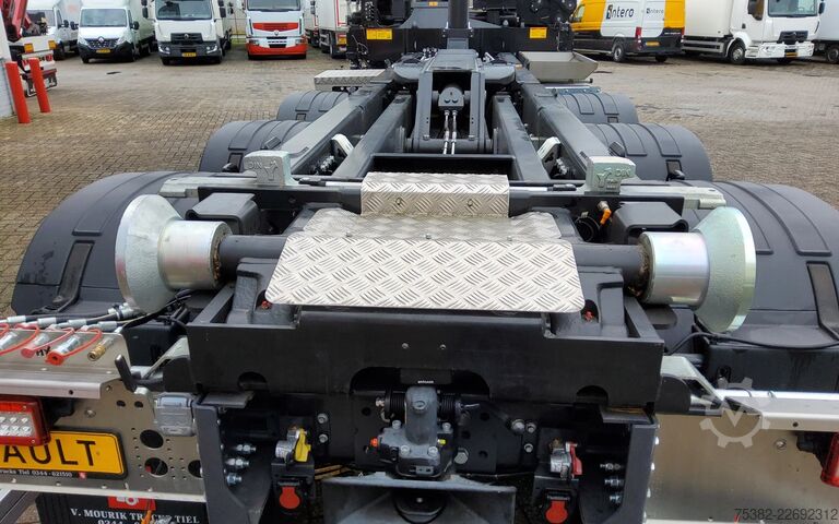 Hakenarmsystem Renault C520 P8x4-4 TRIDEM ROAD 13 LITER + HIAB Z-KRAAN...