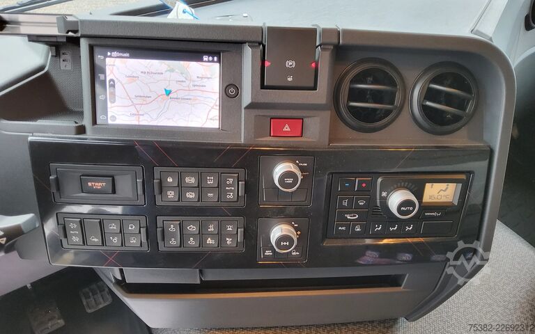 Hakenarmsystem Renault C520 P8x4-4 TRIDEM ROAD 13 LITER + HIAB Z-KRAAN...