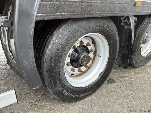 Refrigerated/freezer transport SOR Iberica SOR-S3E / Carrier Vector 1550 / Frigo / Loadlif...