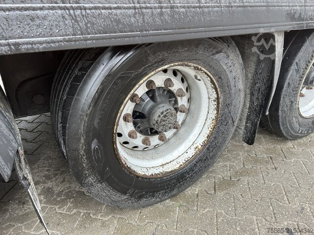 Refrigerated/freezer transport SOR Iberica SOR-S3E / Carrier Vector 1550 / Frigo / Loadlif...