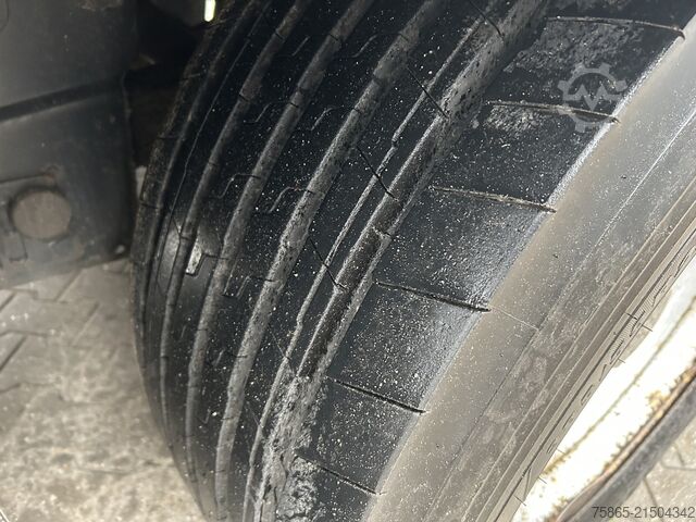 Refrigerated/freezer transport SOR Iberica SOR-S3E / Carrier Vector 1550 / Frigo / Loadlif...