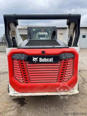 Compact loader Bobcat T76