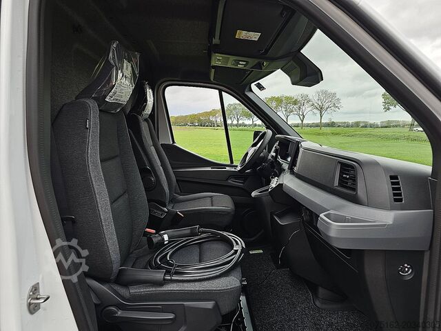 High-roof van RENAULT MASTER L3H2 404Km WLTP Navi