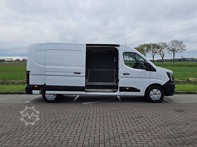 High-roof van RENAULT MASTER L3H2 404Km WLTP Navi