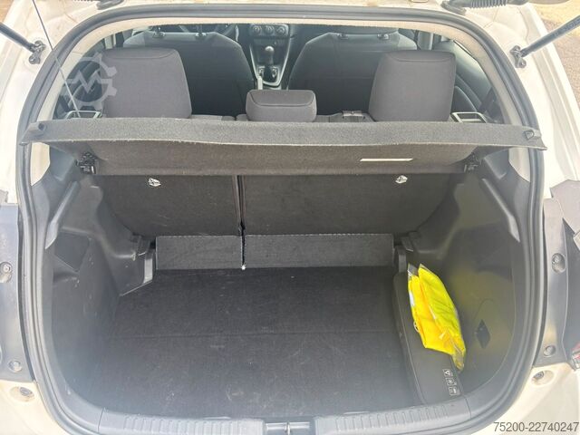 Van TOYOTA Yaris Basis /  12x Fahrzeuge verfügbar