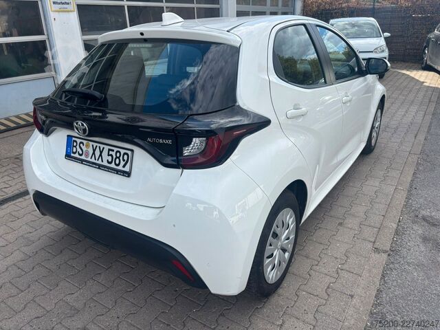 Van TOYOTA Yaris Basis /  12x Fahrzeuge verfügbar