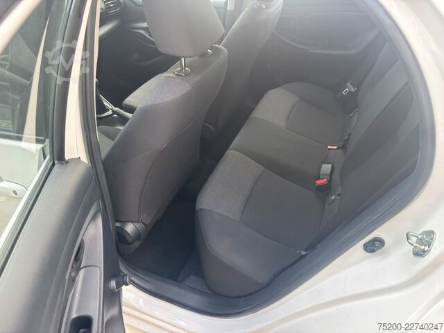 Van TOYOTA Yaris Basis /  12x Fahrzeuge verfügbar
