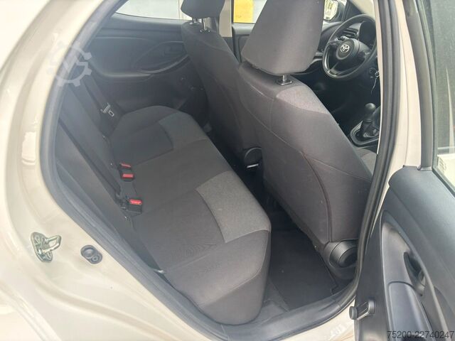 Van TOYOTA Yaris Basis /  12x Fahrzeuge verfügbar