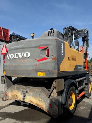 Mobile excavator VOLVO EW 180 E