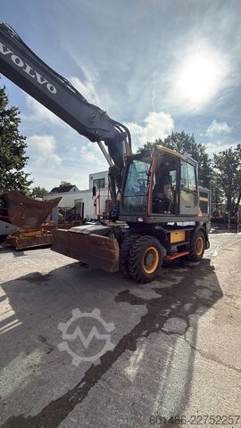Mobile excavator VOLVO EW 180 E