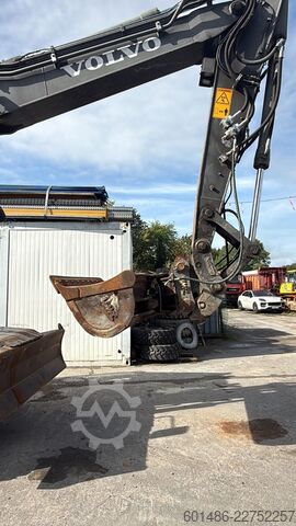 Mobile excavator VOLVO EW 180 E