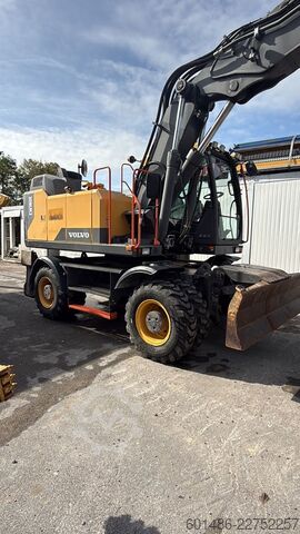 Mobile excavator VOLVO EW 180 E