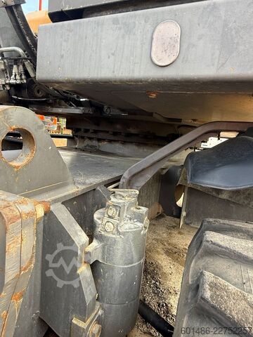Mobile excavator VOLVO EW 180 E
