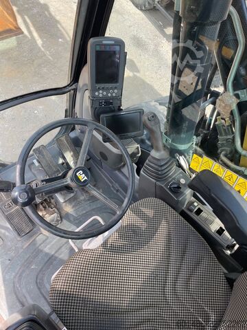 Mobile excavator CATERPILLAR M313 D
