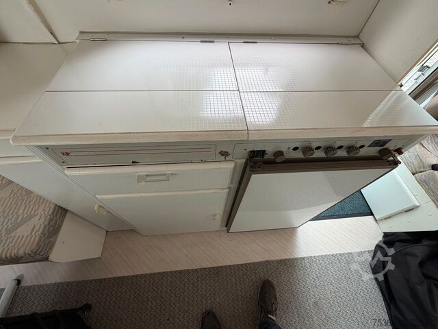 Caravan KIP Hy-Line KH48T Mover Warm Wasser Vorzelt