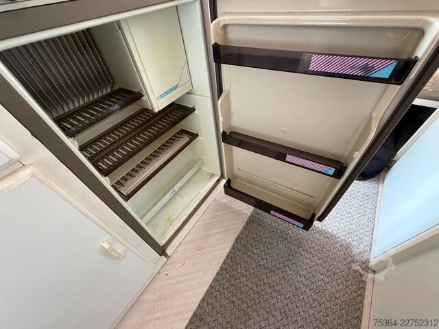 Caravan KIP Hy-Line KH48T Mover Warm Wasser Vorzelt