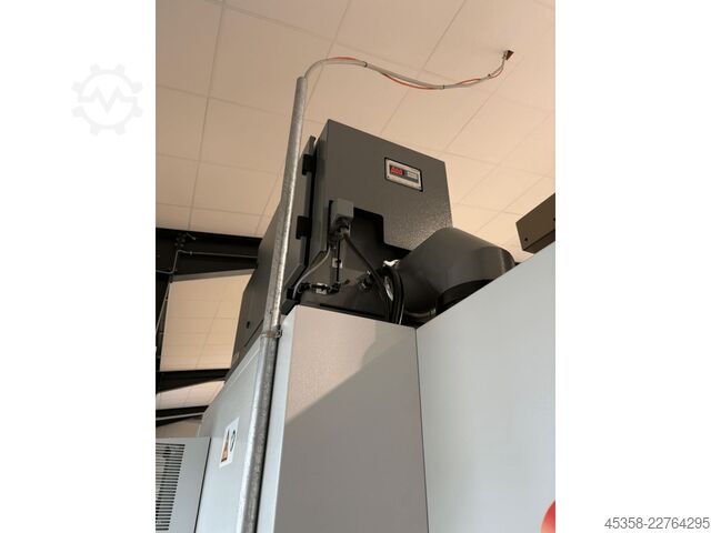 Universal Bearbeitungszentrum Hermle C 400 U