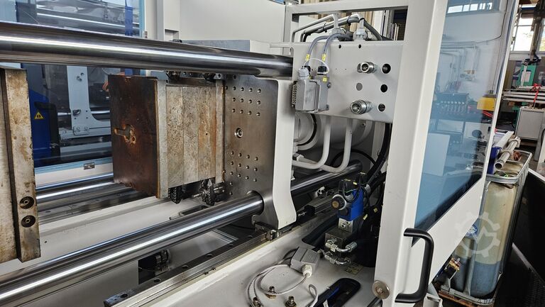 Injection molding machine BATTENFELD HM 90-210