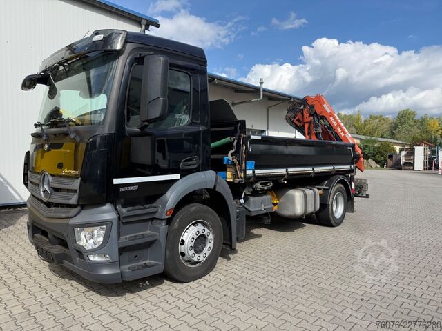 Tipper truck MERCEDES-BENZ MB 1833 LK Atlas Kran 126.3E Funk 2xAHK