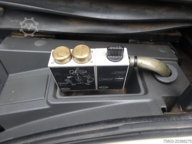 Tipper van IVECO ML 80 E Dreiseitenkipper ohne Kipperbrücke