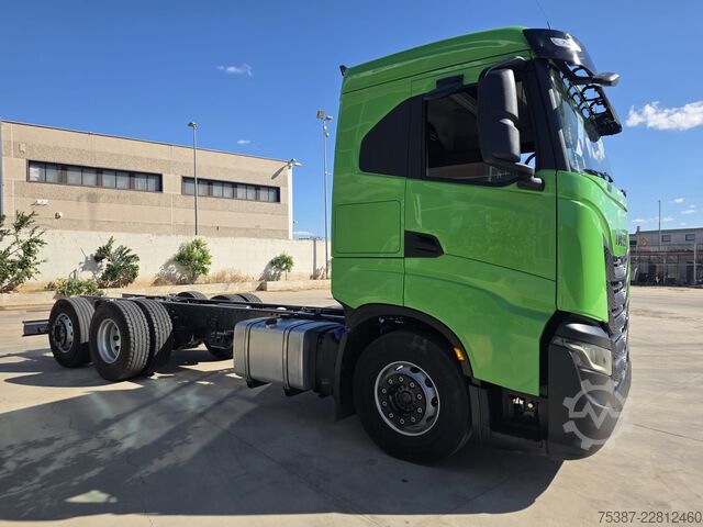 LKW-Fahrgestell IVECO 260S51