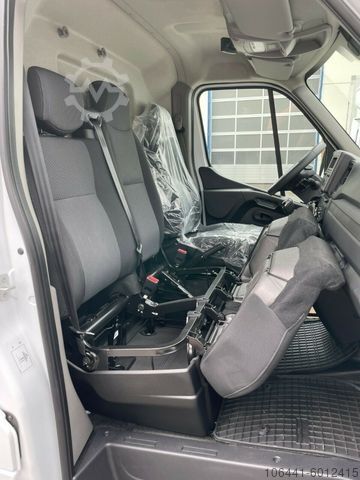 Refrigerated box wagon RENAULT Master Kühlkasten L3 / H2 Carrier Xarios 300 GH