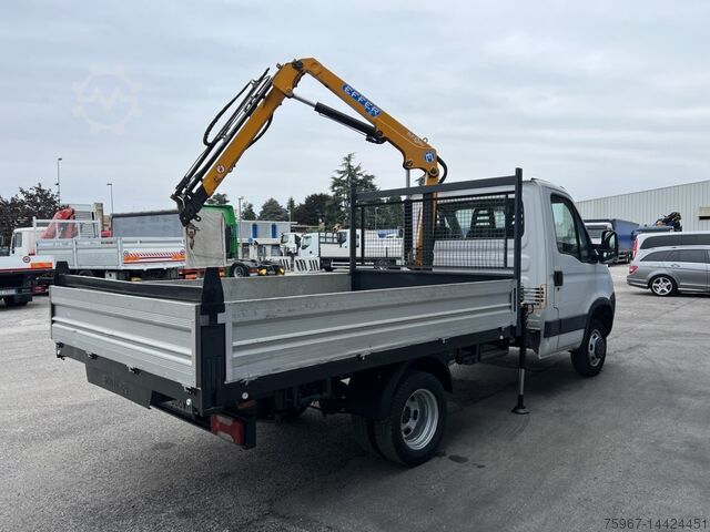 Open platform with crane Iveco Daily 35c11