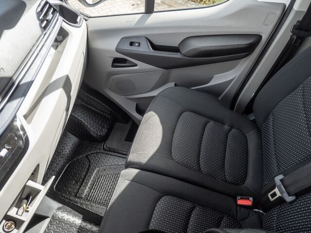 Minibus Maxus DELIVER 9