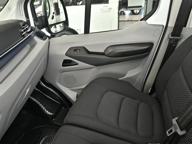 High top van Maxus DELIVER 9