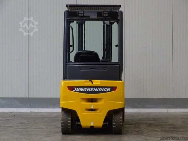 Electric 4-wheel forklift Jungheinrich EFG320