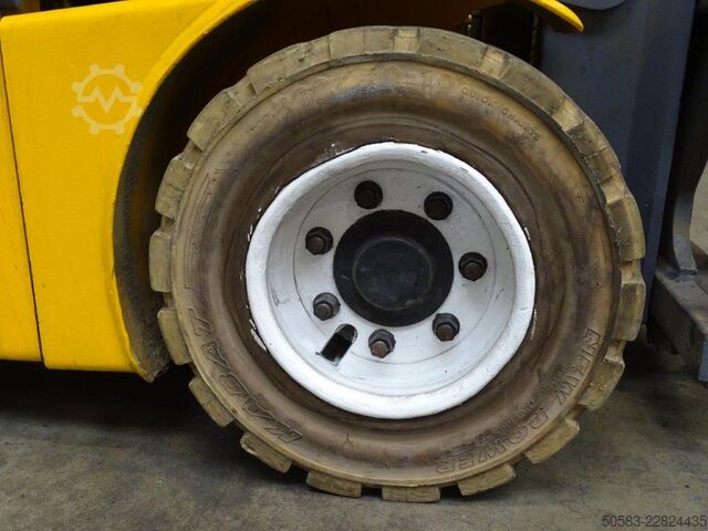 Electric 4-wheel forklift Jungheinrich EFG320