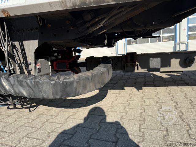 Kühlkoffer-LKW MERCEDES-BENZ 2540 LL 6x2/4 Kühlkoffer 8.2m LBW 2,5t  Carrier