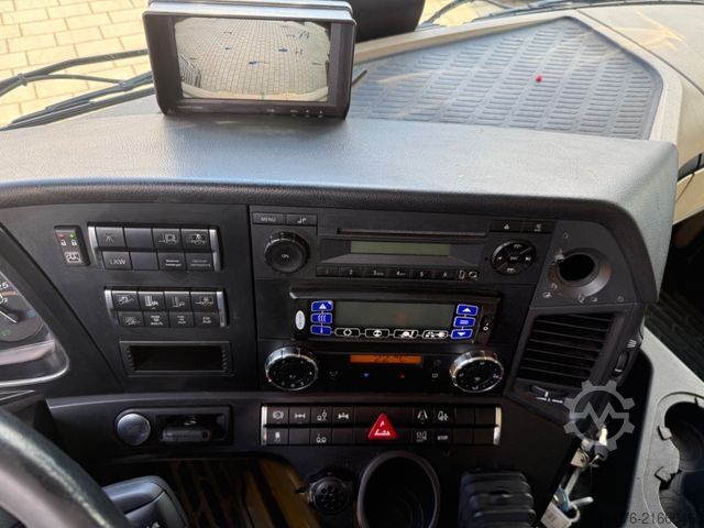 Kühlkoffer-LKW MERCEDES-BENZ 2540 LL 6x2/4 Kühlkoffer 8.2m LBW 2,5t  Carrier