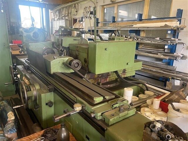 Rundschleifmaschine TOS BH 25-1000