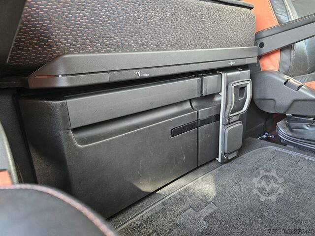 Volvo FH 16 750 / 8x4 / 245,000 kg / RETARDER / Volvo FH 16 750 / 8x4 / 245.000 kg / RETARDER /