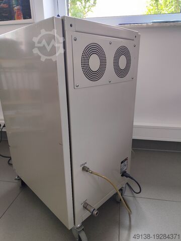 Piston compressor, oil-free in soundproof enclosure JUN-AIR 2000-25M