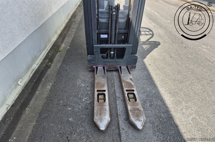 Pallet stacker Linde L14SP
