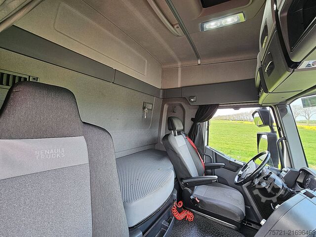 Standard-SZM RENAULT T 440