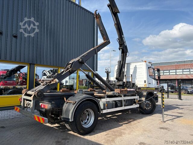Crane Mercedes-Benz ATEGO 1823 + HIAB-102-S 2 + HAAK SYSTEEM
