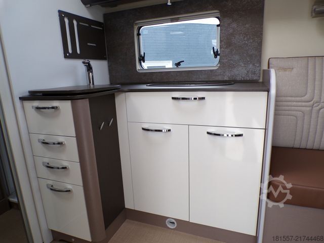 Teilintegriertes Wohnmobil BÜRSTNER Lyseo TD 684 G Harmony Line, SAT/TV, Markise