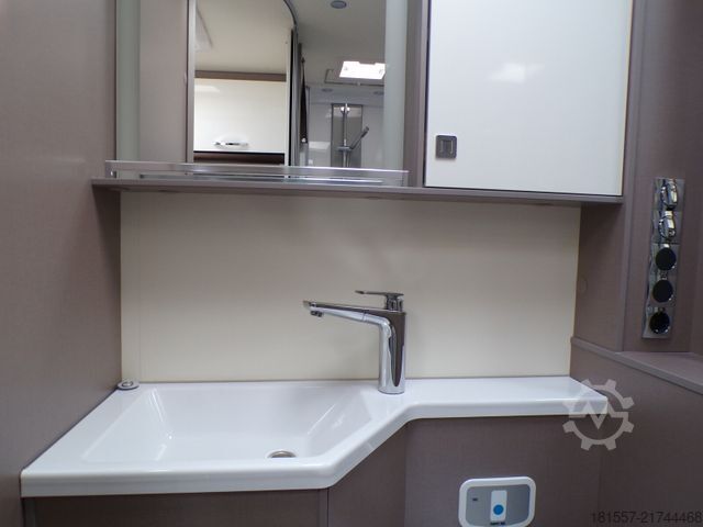 Teilintegriertes Wohnmobil BÜRSTNER Lyseo TD 684 G Harmony Line, SAT/TV, Markise