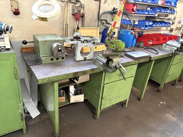 Lot of workbenches/heavy-duty shelving Workbench heavy-duty shelving